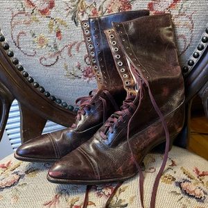 GENUINE ANTIQUE Victorian Edwardian maroon lace-up boots